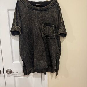 Zenana Outfitters Black Boxy Oversized Cuffed Sleeve Tee
